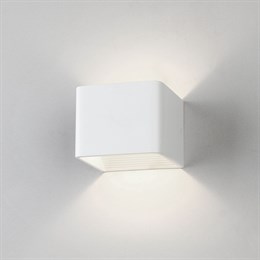 Настенный светильник Corudo MRL LED 1060 белый
